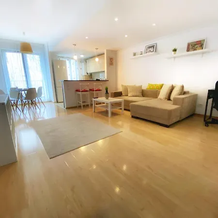 Mustetesti Residential Modern Apartment North Bucharest