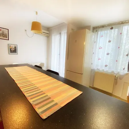 شقة Mustetesti Residential Modern Apartment North Bucharest