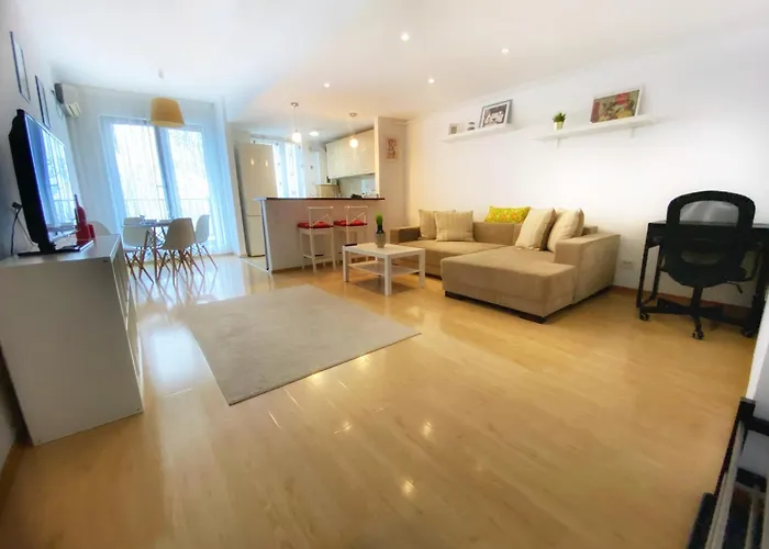 Mustetesti Residential Modern Apartment North Bucharest